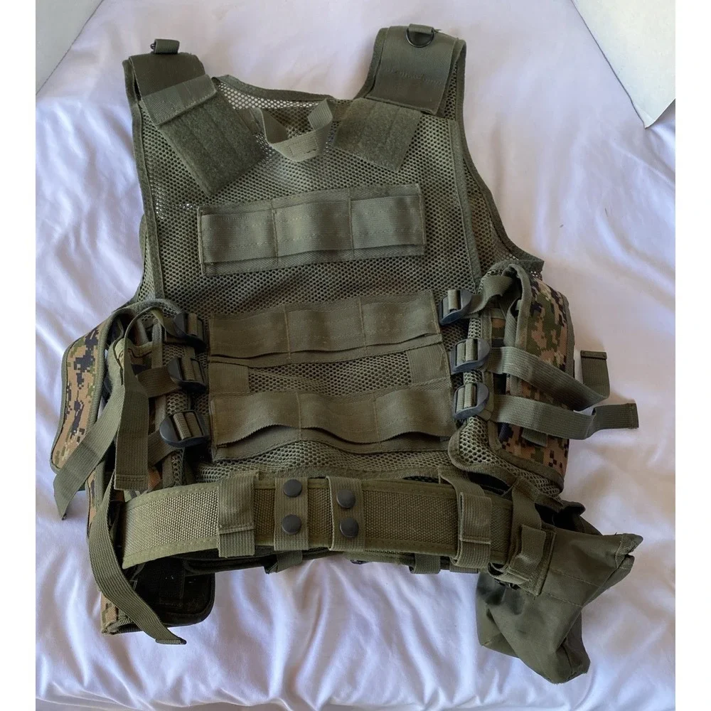 Military Combat Vest Digital Pattern‎ Multipule Pockets Gun Holster Clip Pockets